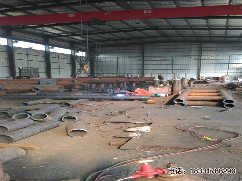 標(biāo)志桿加工車間